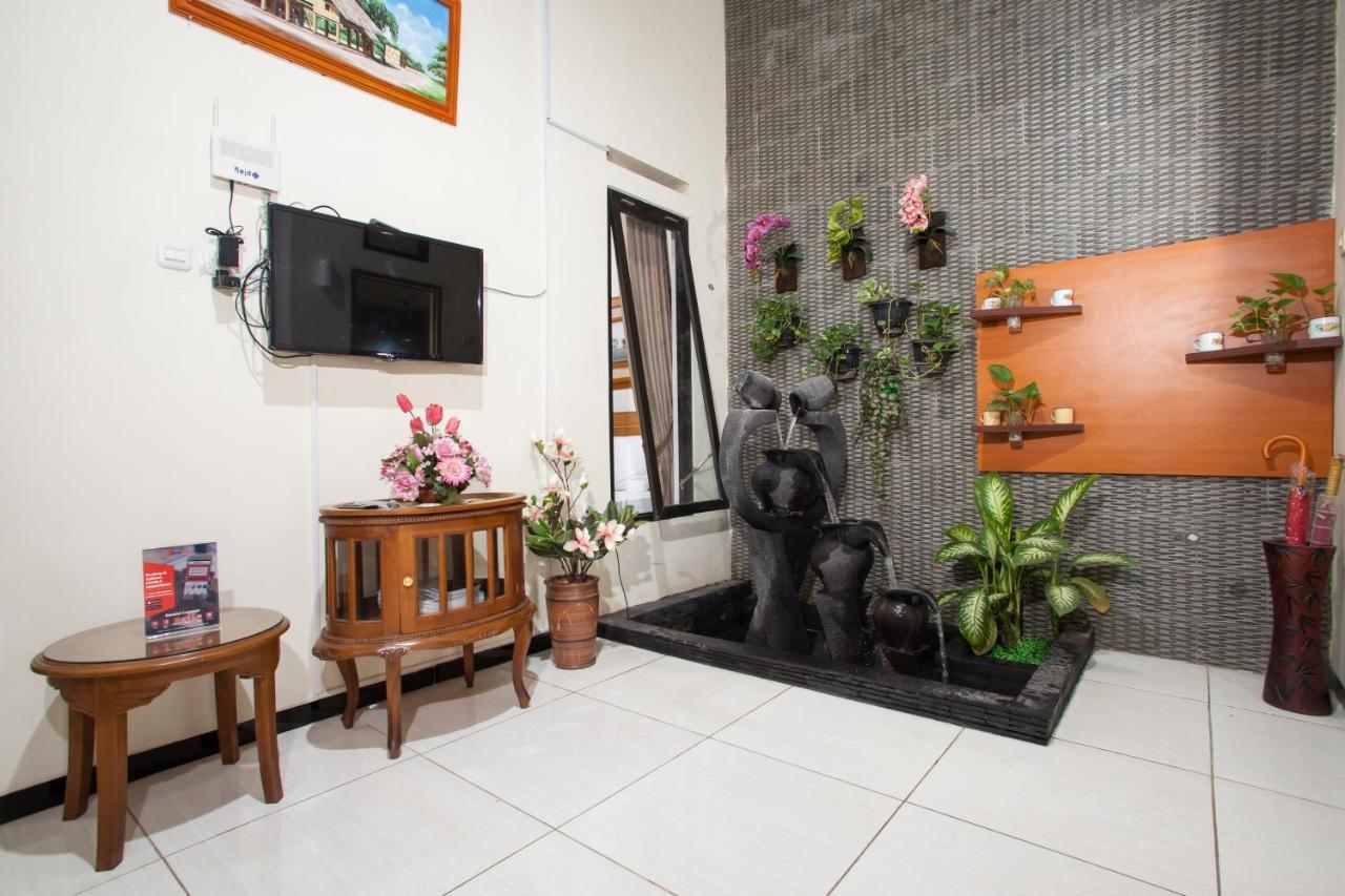 Reddoorz Syariah Near Singha Merjosari Park Malang Exterior foto